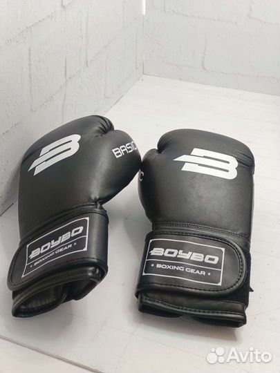Боксерские перчатки