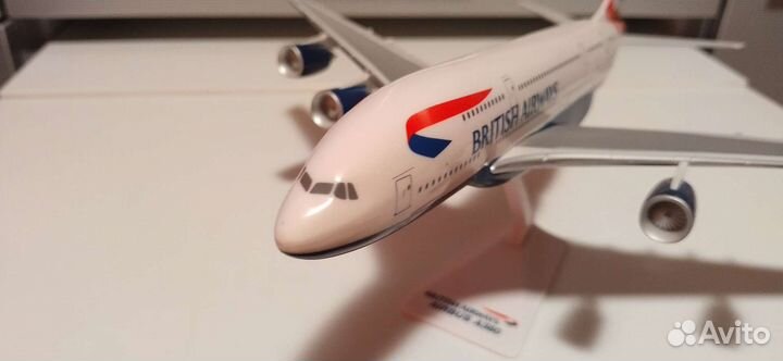 Самолеты British airways и SAS