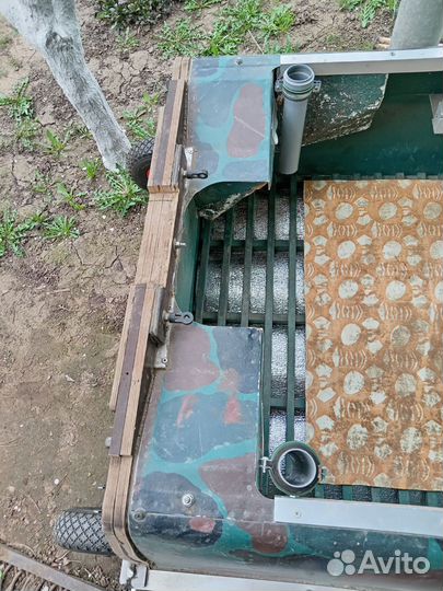 Моторная лодка с жёстким корпусом