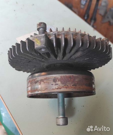 Вискомуфта вентилятора VW Passat B5