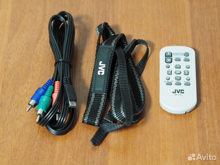 Цифровая видеокамера JVC Everio GZ-HD30ER