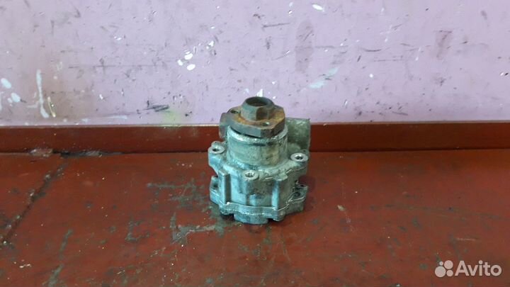 Насос гура Volkswagen Transporter T4 2.5TDI