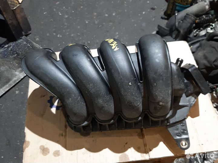 Коллектор впускной Тойота Авенсис 2 1.8i 1zzfe