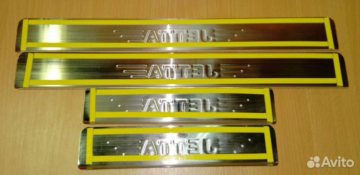 Накладки на пороги VW Jetta V (нержавейка)