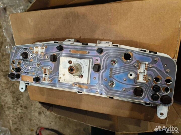 Панель приборов (щиток) Nissan Primera P10