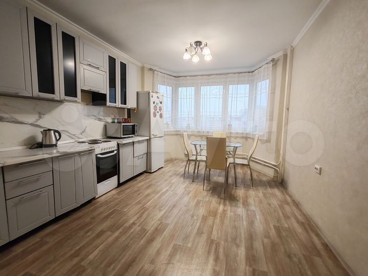 2-к. квартира, 58,4 м², 18/25 эт.