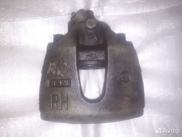 Передний правый суппорт Mazda 3/5 Ford Focus 2/3