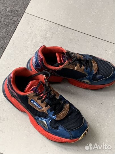 Кроссовки adidas falcon 37 размер бу