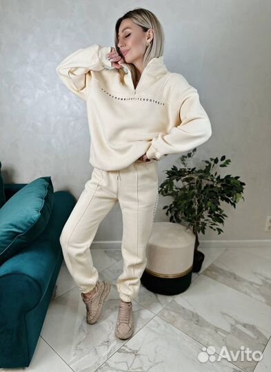 Костюм спортивный