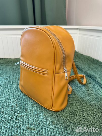 Рюкзак из экокожи желтый