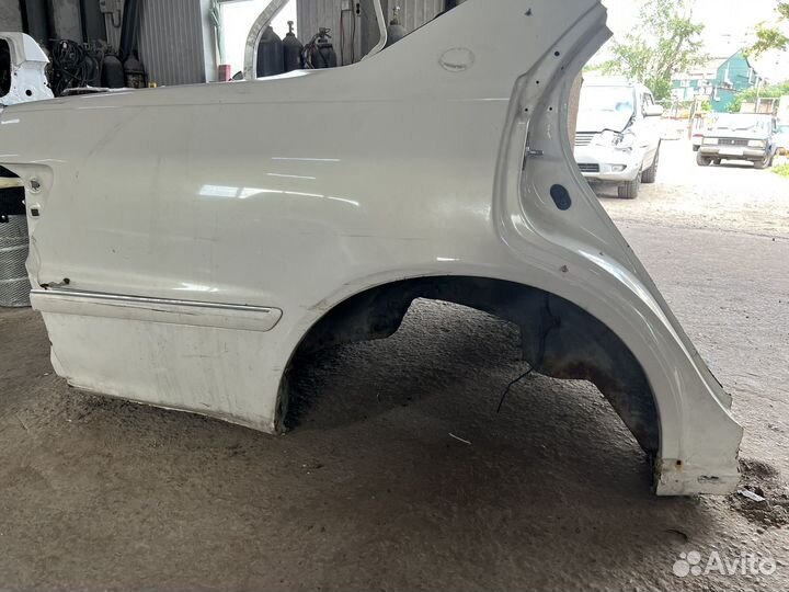 Крыло заднее правое тойота марк 2 100
