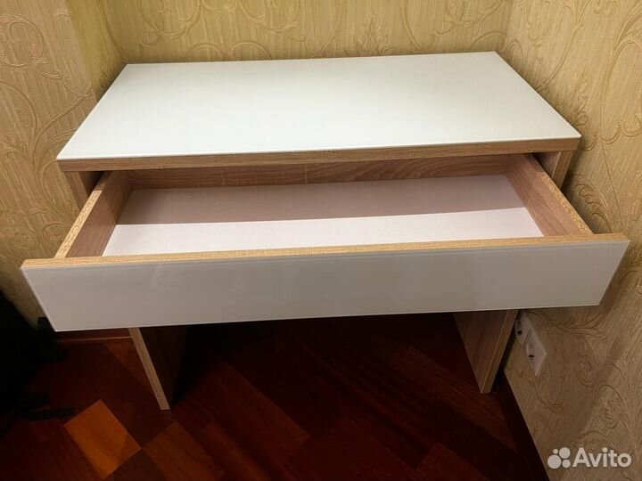 Письменный стол IKEA