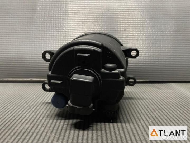 Туманка передняя левая toyota isis