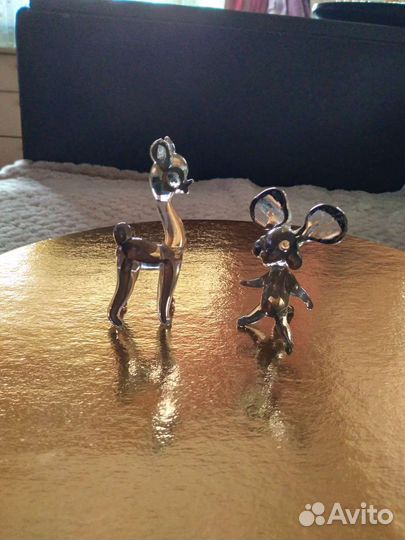 Красивые стеклянные переливающиеся фигурки