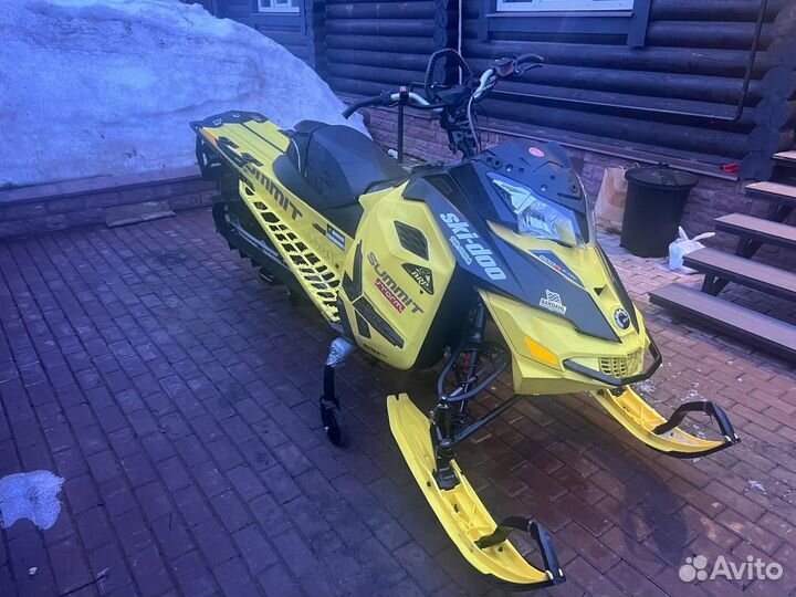 Снегоход BRP skidoo summit