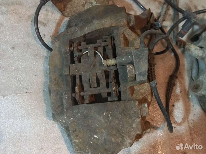 Суппорты передние Mercedes E-class W210