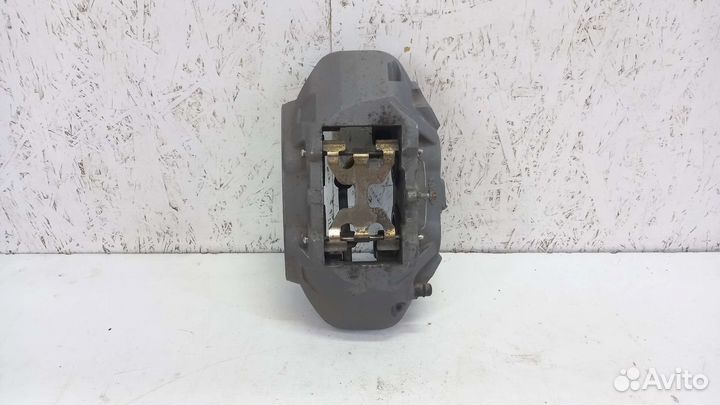 Суппорт передний правый Mercedes GLC C253