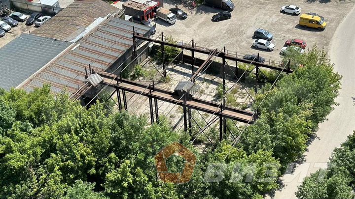 Склад и земля с кран-балкой в центре города