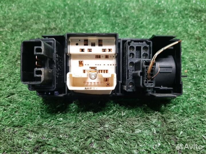 Блок кнопок Toyota Corolla E120 2006