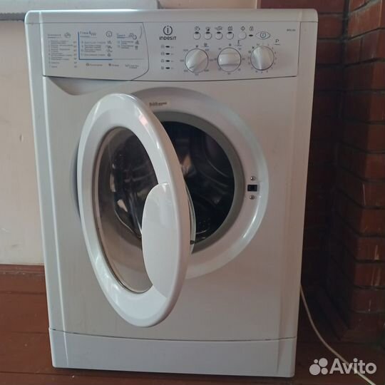 Продам стиральную машину автомат Indesit