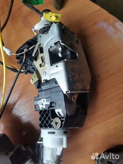 Замок двери задней правой Mercedes Benz s430 w220