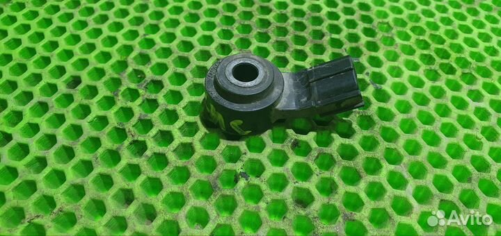 Датчик детонации Toyota Avensis