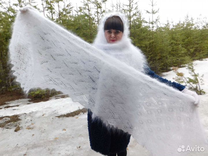 Палантин пуховый ажурный