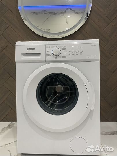 Практически новая стиральная машина бирюса