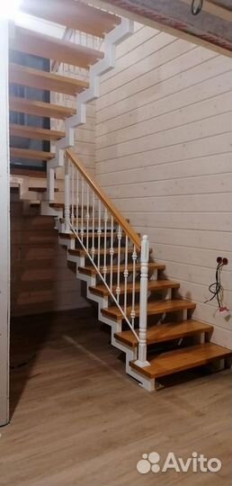 Лестница на металлическом каркасе