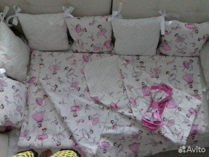 Комплект в кроватку для новорожденного