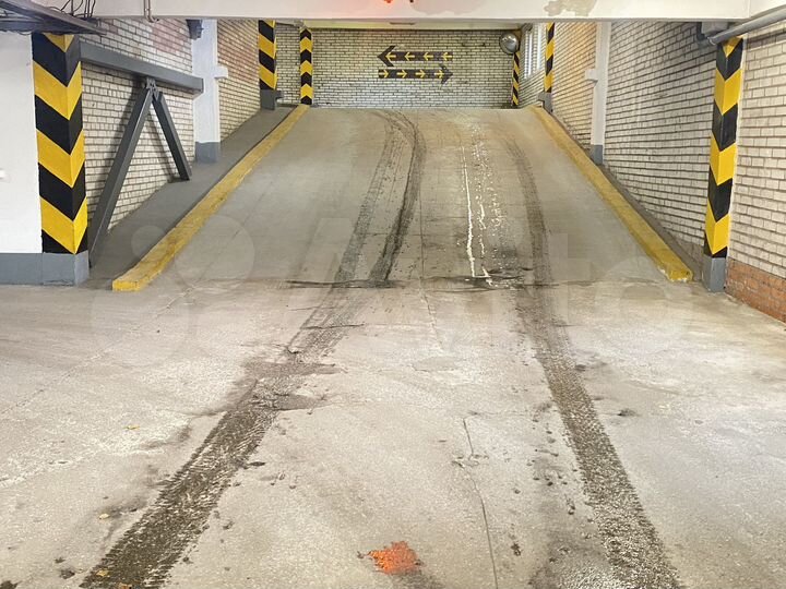 Машиноместо, 18 м²