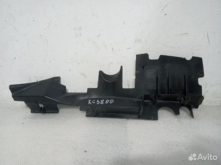 Воздуховод радиатора volkswagen passat CC Правый