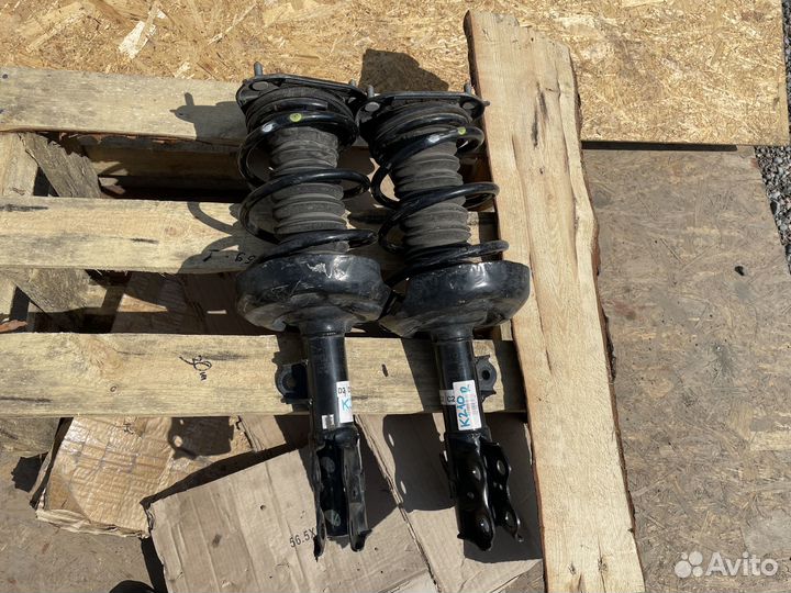 Амортизатор передний Toyota Corolla E210