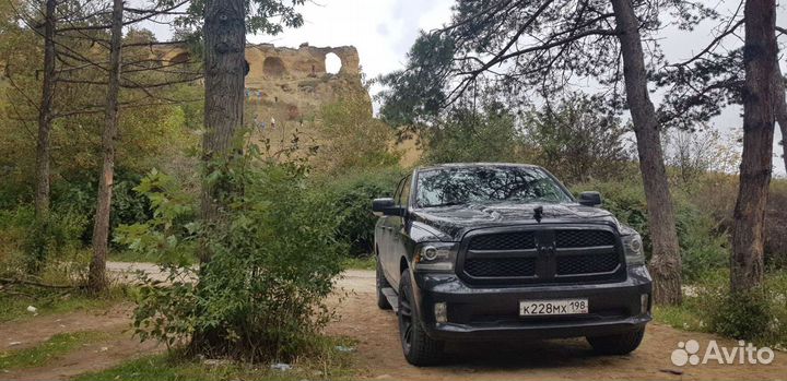 Аренда автомобиля пикап Dodge RAM с водителем