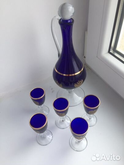 Графин и рюмки