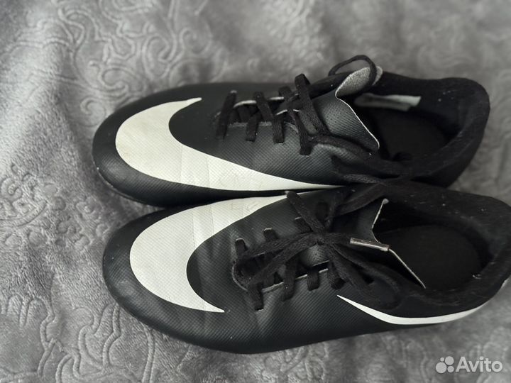 Футбольные бутсы nike