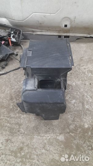 Корпус аккумулятора Ford Focus 2