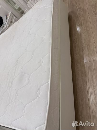 Кровать с матрасом 200/180