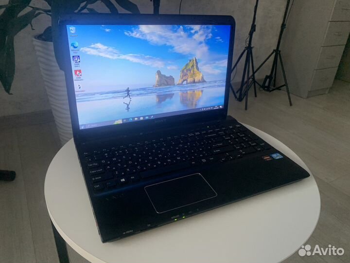 Стильный ноутбук для работы и игр