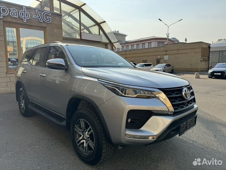 Toyota Fortuner 2.7 AT, 2022, 67 км