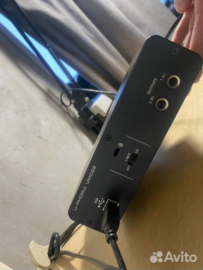 Звуковая карта behringer umc22