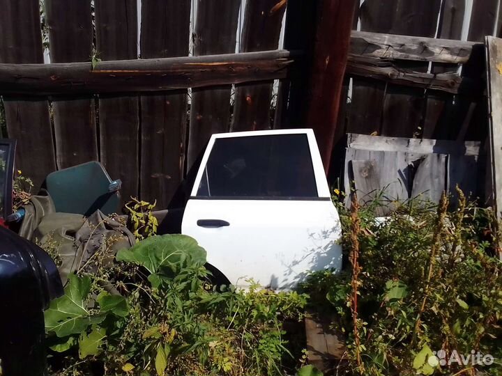 Nissan AD Y11 2000г запчасти