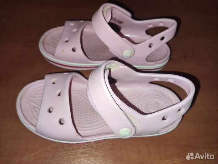 Сабо и сандали Crocs для девочки