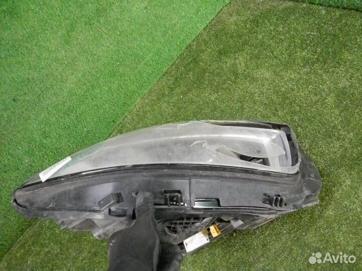 Фара правая Mercedes-Benz CLS-Class