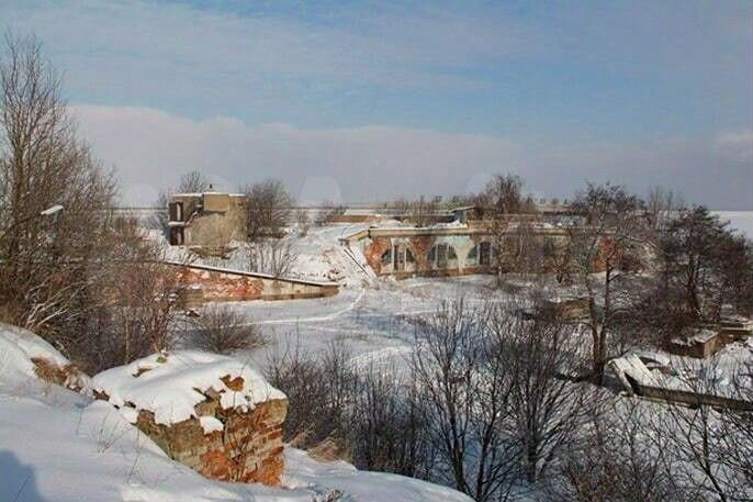 Здание, 13000 м²