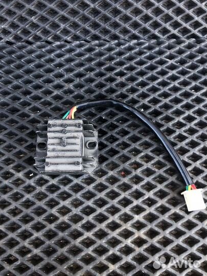 Реле-регулятор напряжения 4Т 152QMI / 157QMJ