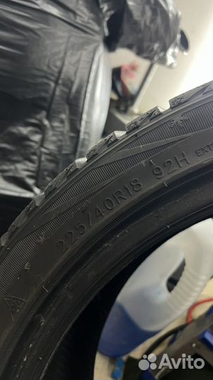 Jinyu YW52 225/40 R18 92H