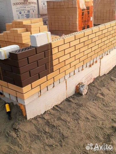 Бригада строителей