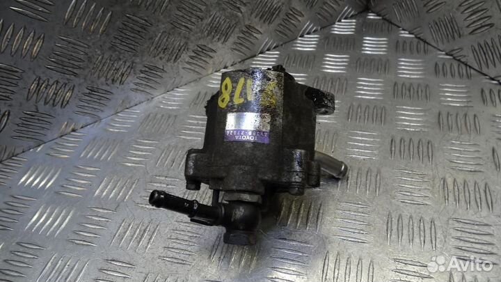 Насос вакуумный Toyota Corolla