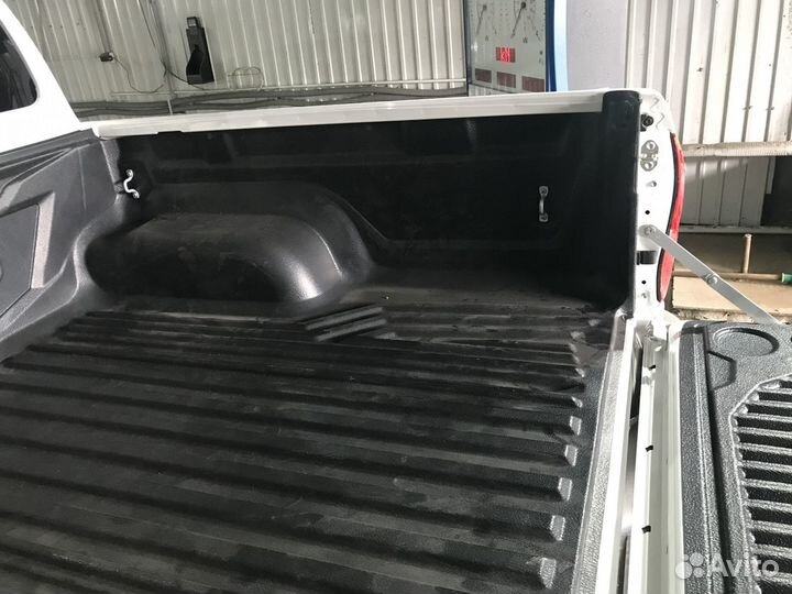 Вкладыш в кузов под борта Toyota HiLux 2015-2022